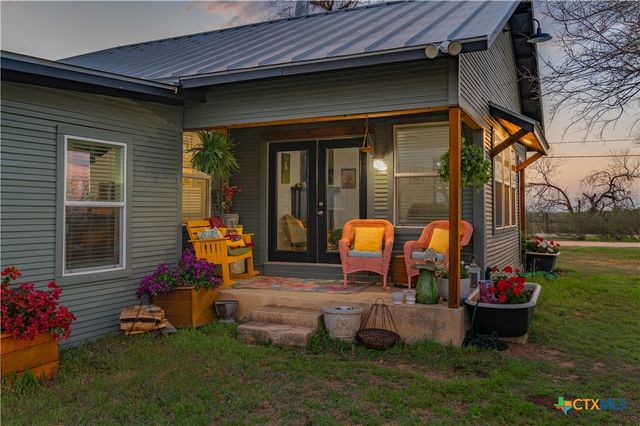 7150 Linne Road, Seguin, TX 78155