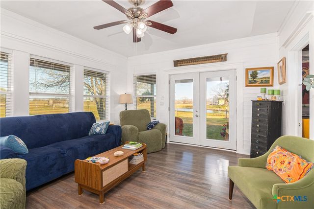 7150 Linne Road, Seguin, TX 78155