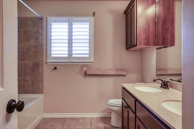 411 Long Point Dr, Portland, TX 78374
