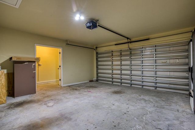 411 Long Point Dr, Portland, TX 78374