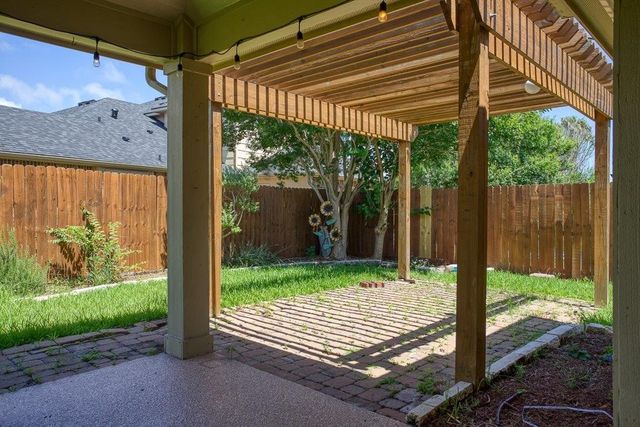 411 Long Point Dr, Portland, TX 78374