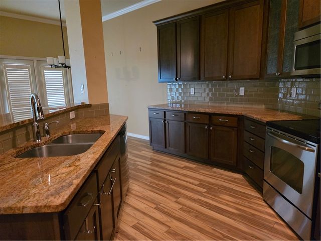 411 Long Point Dr, Portland, TX 78374