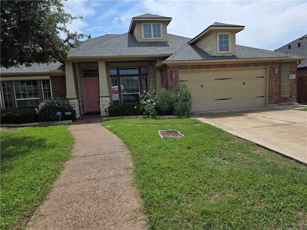 411 Long Point Dr, Portland, TX 78374