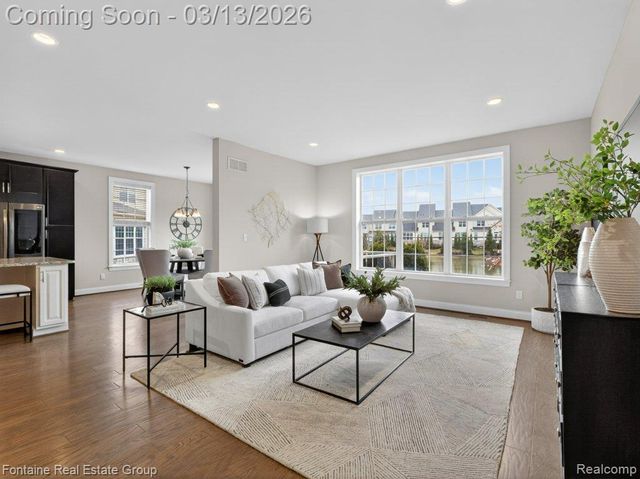 42893 Cardinal Way, Novi, MI 48375