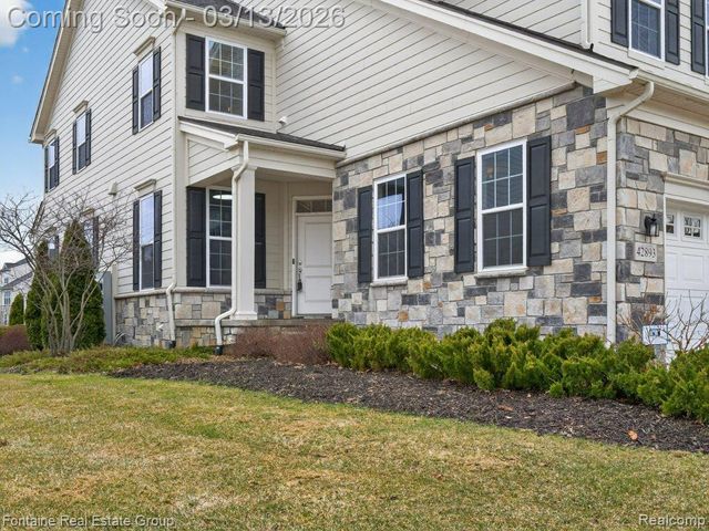 42893 Cardinal Way, Novi, MI 48375