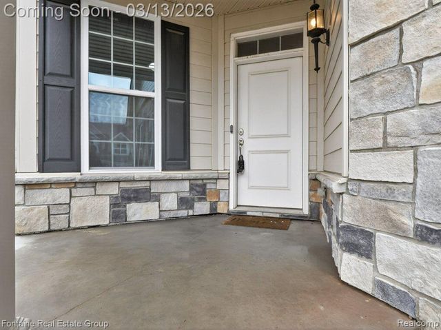 42893 Cardinal Way, Novi, MI 48375