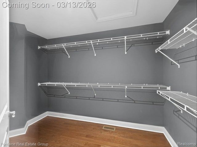 42893 Cardinal Way, Novi, MI 48375