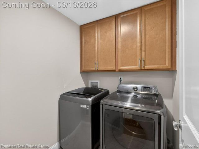 42893 Cardinal Way, Novi, MI 48375