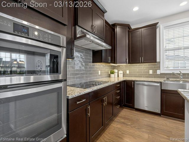 42893 Cardinal Way, Novi, MI 48375