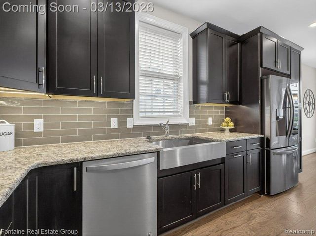 42893 Cardinal Way, Novi, MI 48375