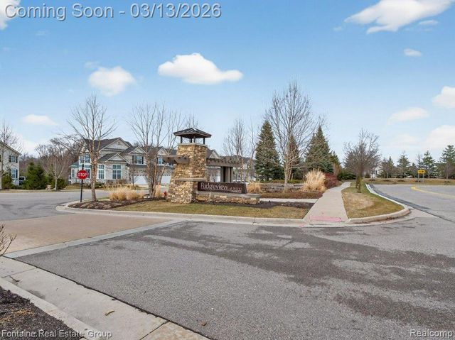 42893 Cardinal Way, Novi, MI 48375