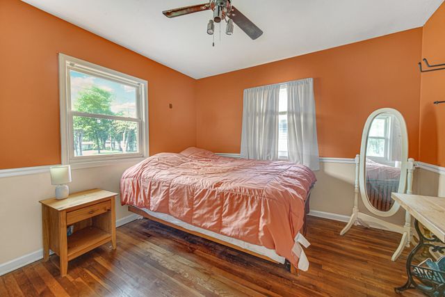 140 Hjelm Road, Porter, IN 46304