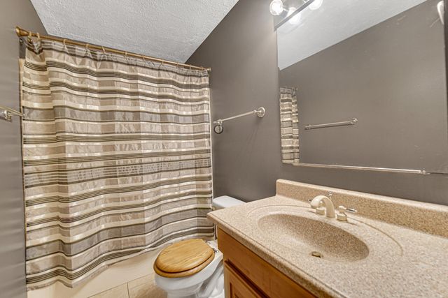 140 Hjelm Road, Porter, IN 46304