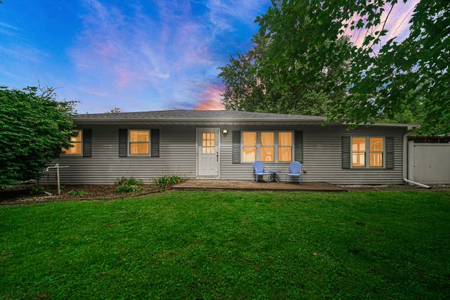 140 Hjelm Road, Porter, IN 46304