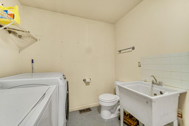 140 Hjelm Road, Porter, IN 46304