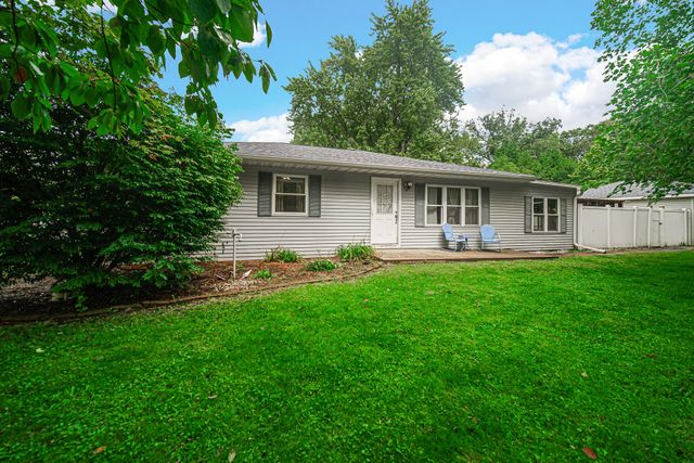 140 Hjelm Road, Porter, IN 46304