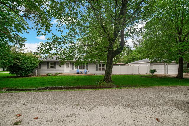 140 Hjelm Road, Porter, IN 46304