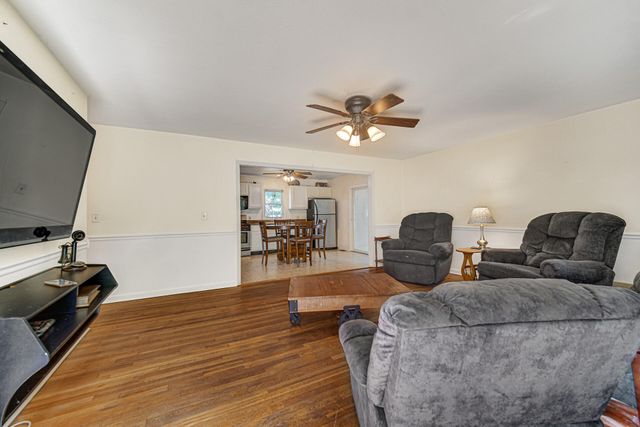 140 Hjelm Road, Porter, IN 46304