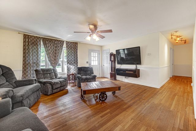 140 Hjelm Road, Porter, IN 46304
