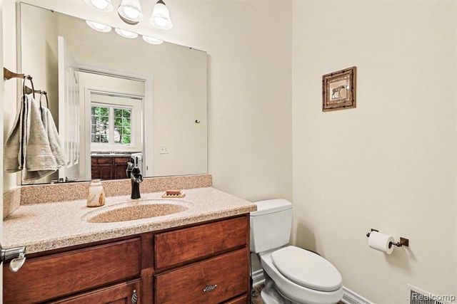 10490 Deer Ridge Trail, Holly, MI 48442