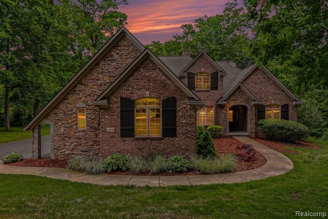 10490 Deer Ridge Trail, Holly, MI 48442