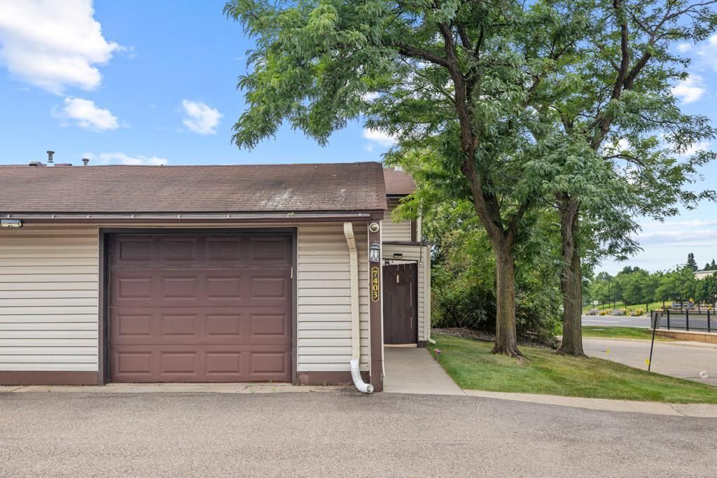 7403 142nd Street Court, Apple Valley, MN 55124