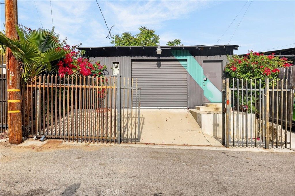 9939 Commerce Avenue, Tujunga, CA 91042 — photo 2