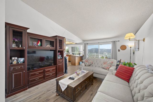 2336 Wind River Rd, El Cajon, CA 92019