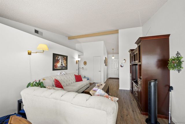 2336 Wind River Rd, El Cajon, CA 92019
