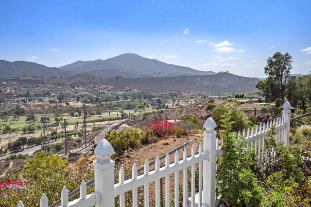 2336 Wind River Rd, El Cajon, CA 92019