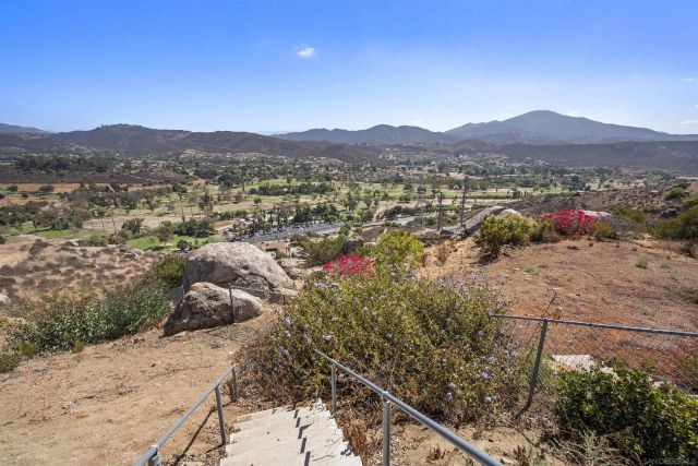 2336 Wind River Rd, El Cajon, CA 92019