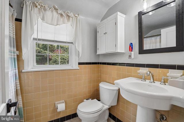 3032 EDMONDS RD, Lafayette Hill, PA 19444