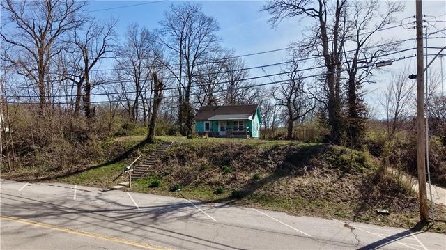 9409 E Independence Avenue, Independence, MO 64053