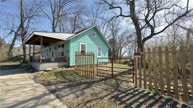 9409 E Independence Avenue, Independence, MO 64053