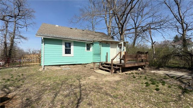9409 E Independence Avenue, Independence, MO 64053