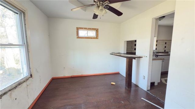 9409 E Independence Avenue, Independence, MO 64053