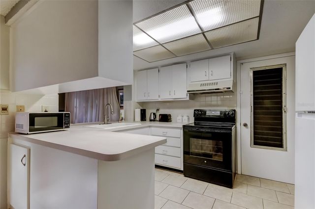 8210 WOODSONG ROW, Hudson, FL 34667