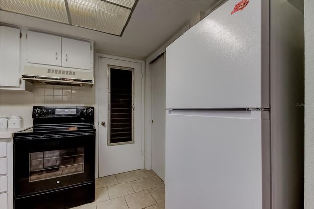 8210 WOODSONG ROW, Hudson, FL 34667