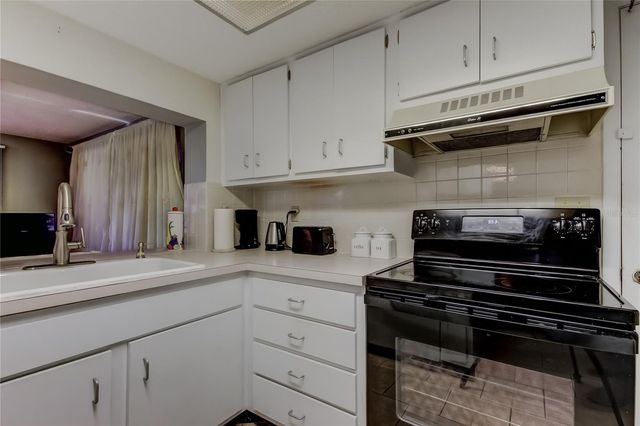 8210 WOODSONG ROW, Hudson, FL 34667