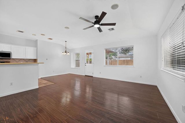 2113 Pearson WAY, Round Rock, TX 78665
