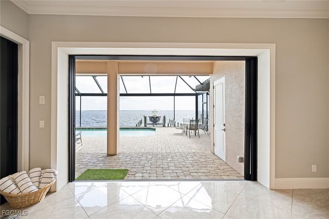 2262 SE 28th ST, Cape Coral, FL 33904