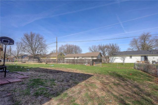 21850 W 179th Street, Olathe, KS 66062