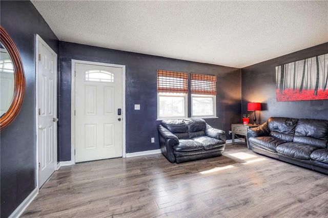 21850 W 179th Street, Olathe, KS 66062