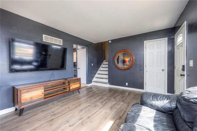 21850 W 179th Street, Olathe, KS 66062