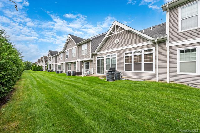 2305 Townhome Way, Huntington Station, NY 11746