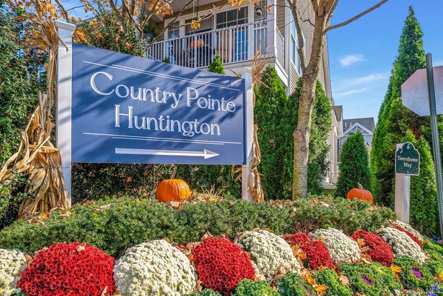 2305 Townhome Way, Huntington Station, NY 11746