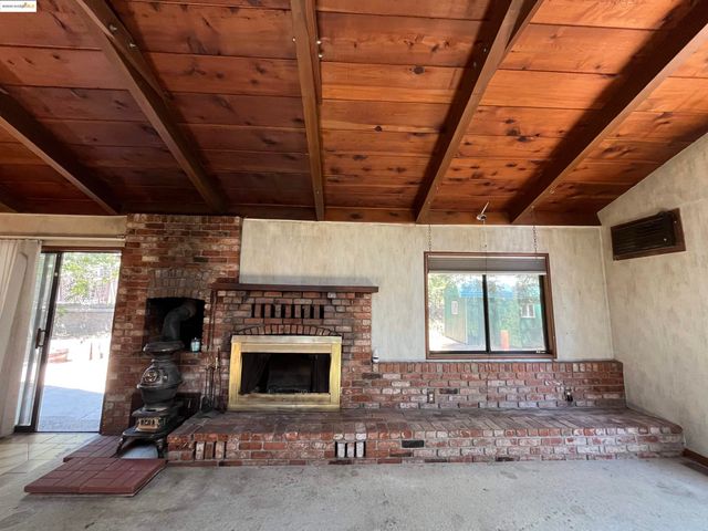 24691 Quartz Ave, Mi Wuk Village, CA 95346