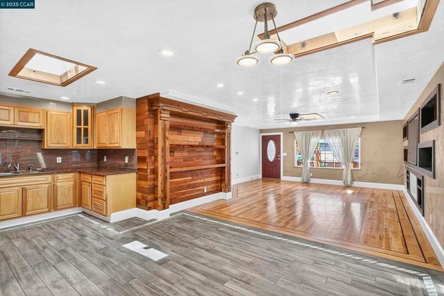 1758 Garvin Ave, Richmond, CA 94801