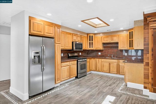 1758 Garvin Ave, Richmond, CA 94801