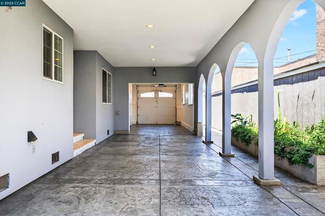 1758 Garvin Ave, Richmond, CA 94801